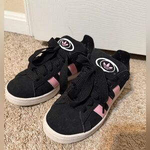 Adidas Kids Sneakers in Black and Pink